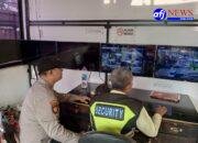 Anggota Sat Pamobvit Polresta Tangerang melaksanakan patroli di kawasan industri Cikupamas