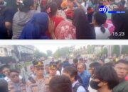 Warga Turun Kejalan Menghadang  Eksekusi Lahan Yang Dilakukan PN Medan Di Medan Deli