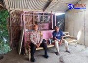 Aipda Rio Aumboyo Sampaikan Pesan Kamtibmas Saat Ngobrol Sembari Jaga Kampung “Ngariung”.