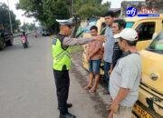Sat Lantas Polres Pelabuhan Belawan Gelar Polantas Menyapa Bersama Supir Angkot