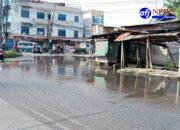 Jalan Rusak dan Banjir Jadi Langganan di Simpang Kantor Medan Labuhan, Warga Desak Perhatian UPT dan Pemkot