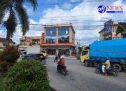 Personel Pos Pam Tugu Jam Polres Sintang Laksanakan Pengaturan Lalu Lintas Operasi Ketupat Kapuas 2026