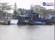 Aparat Tim Gabungan Berhasil Amankan 2 Kapal Motor Yang Mengangkut 400.Dan 99 Karung Ballpreess