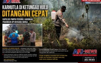 Karhutla Landa Ketungau Hulu Sintang, Kapolsek Pimpin TNI-Pol PP dan Warga Berjibaku Padamkan Api